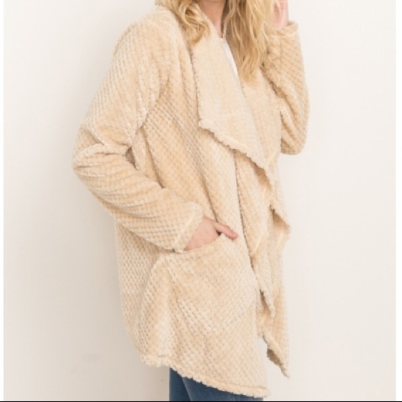 Oversized and Slouchy Sweater Cardigan - Picture 3 of 8